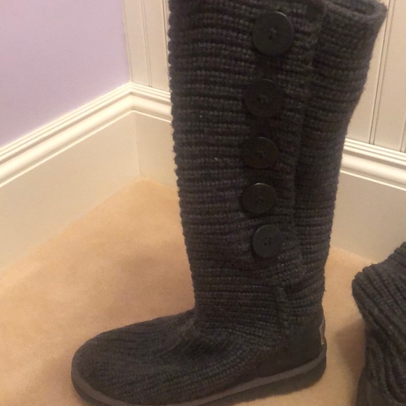 Gray UGG boots - Picture 3 of 3